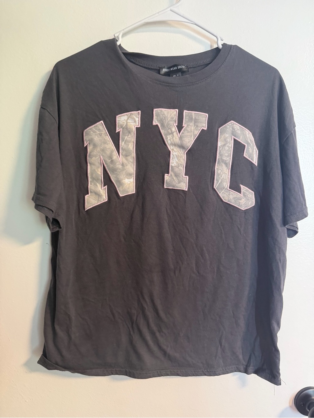 Streetwear Society Grey Short-Sleeve Tee with NYC Appliqué